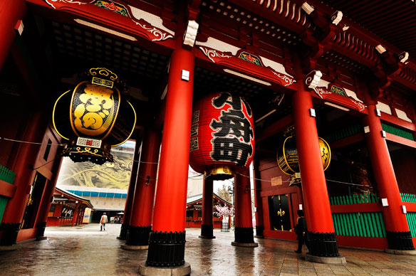 Fascinating Temple of the Asakusa district, Japan